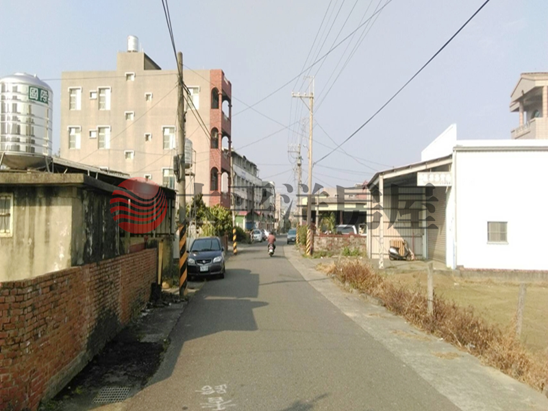 成交行情資料說明 房屋成交價格影響因素多元,受各物件特性不同,如:裝潢、屋齡、隔局、景觀、交通、景氣波動及客戶意願等而會影響成交價格;此外,也可能受房屋本身、車位的有無或周遭條件而產生差異影響,資料建議僅供參考! 若物件含車位且提供車位價格與車位坪數,單價係以總價及總坪數扣除車位價及車坪計算而得。提醒您由於 單價容易受到物件本身特性(例如實際使用狀況、土地持份高低、樓層.