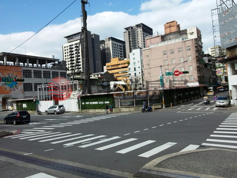 (玺悦露台户)基隆市信义区信一路 2,998.00万,75.48 坪-中信房屋